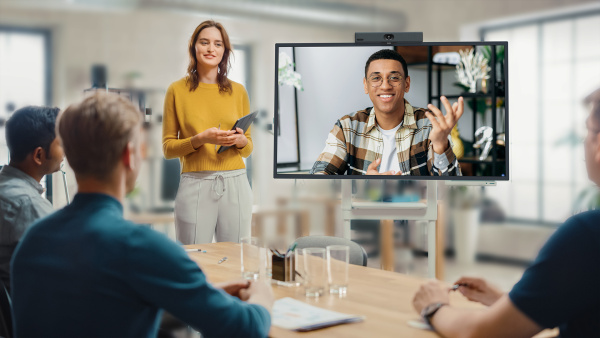 Yealink MeetingBar A10-010 , видеотерминал для Microsoft Teams/Zoom Yealink MeetingBar A10-010 , видеотерминал для Microsoft Teams/Zoom